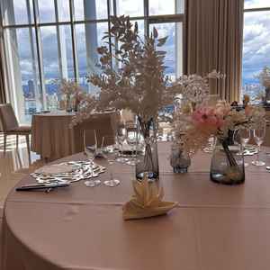 テーブルクロスなどのアレンジによって大きく雰囲気が変えられるところに魅力を感じました。