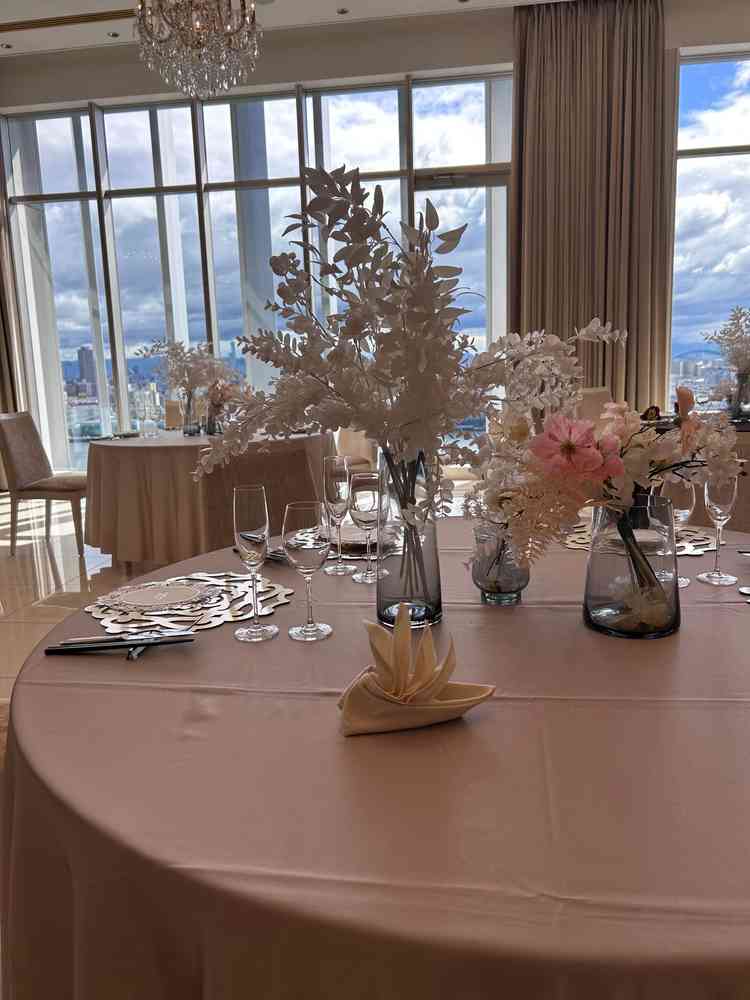 テーブルクロスなどのアレンジによって大きく雰囲気が変えられるところに魅力を感じました。