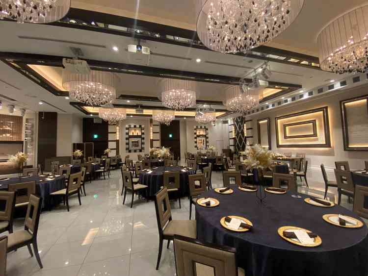 披露宴会場です。大き過ぎず狭くない会場