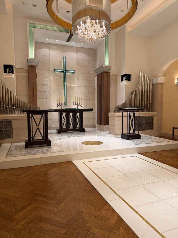 2つ目のチャペル。想像よりもバージンロードが長かった