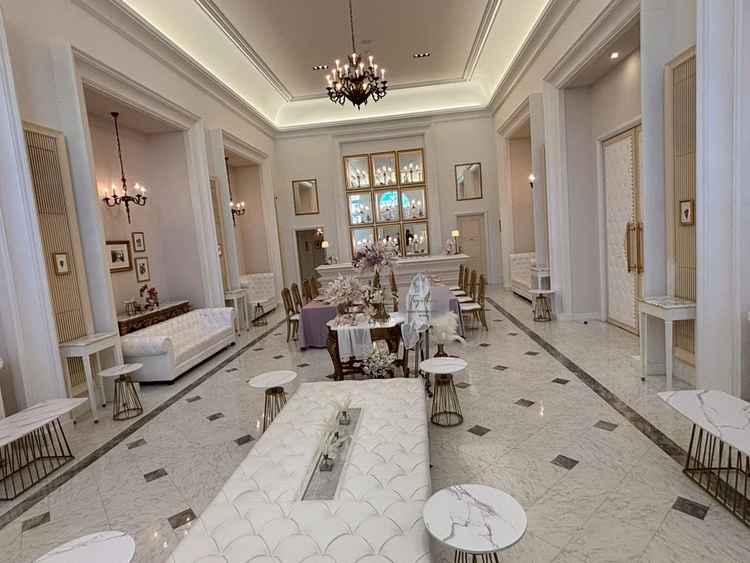 小さい方のチャペルと繋がっている披露宴会場です。