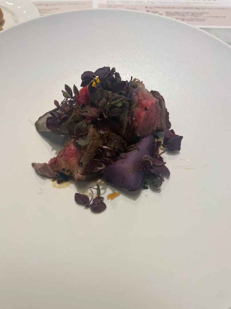 2種類目は、ワインソースでの味付けで美味しかったです。