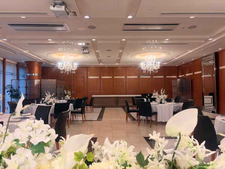 披露宴会場、新郎新婦側からの景色です。