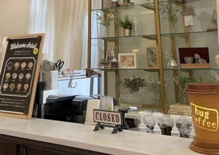 ロビーにhugcoffeeやビールサーバーもあり、クラフトビールなどをゲストに楽しんでもらえる。