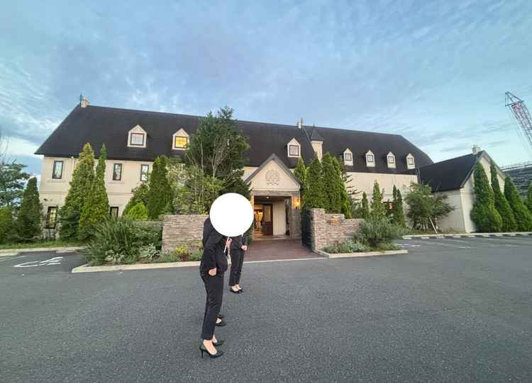 外観です。駐車場から真っ直ぐ入れてバリアフリー面の心配も少なかったです。