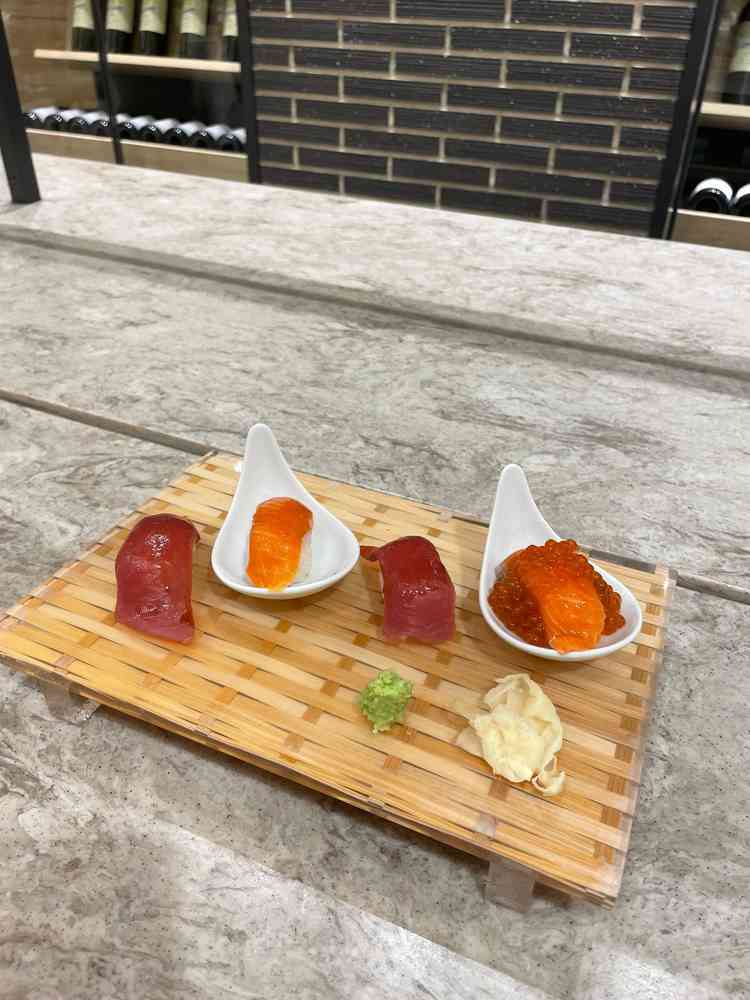 寿司バーというオプションは他の会場ではみられない珍しい演出で魅力的と感じた。