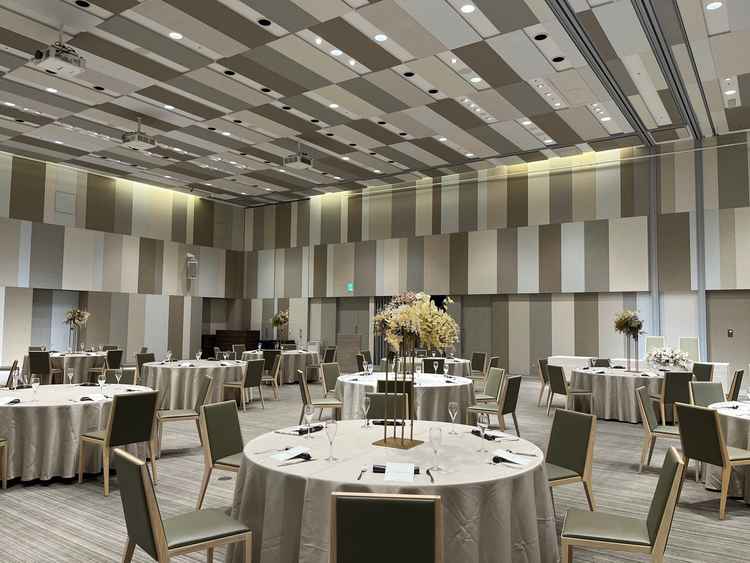 〜250名の会場。ピアノはスタンウェイを使用可能です。
