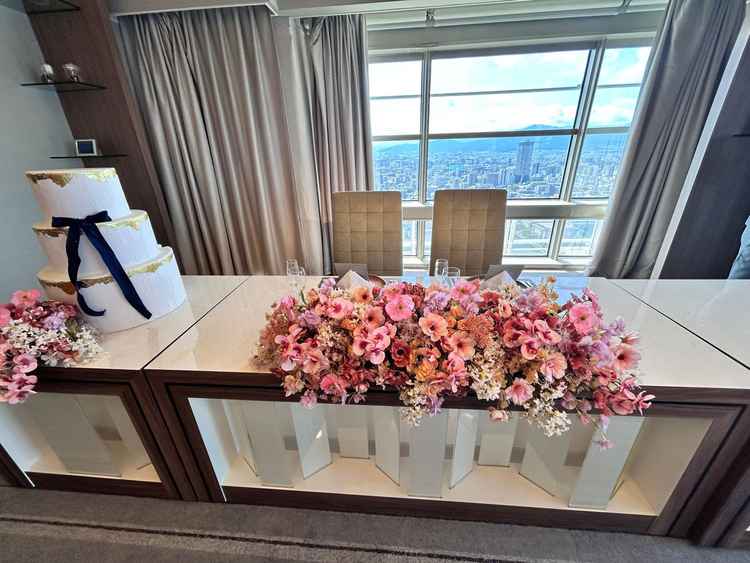 こちらの部屋は2面窓があるため、日光もより入り明るかったです。