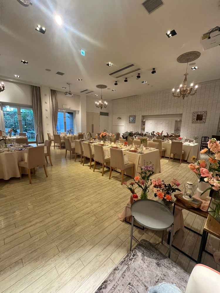 披露宴会場も自分たちの希望でアレンジ出来ると聞いていいなと思いました