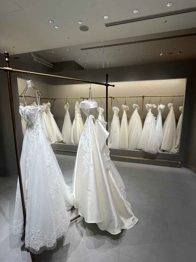 ドレスを選べるサロン