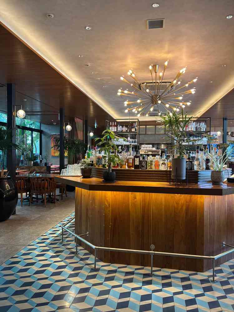 ゲストの受付場所もレストランを貸切にしてある場所でお酒も充実していてよかったです