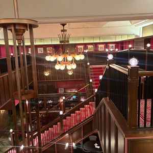 待合室の大階段