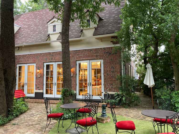 各会場には専用の庭があり、ゲストだけで貸切感のある雰囲気で食事が楽しめます