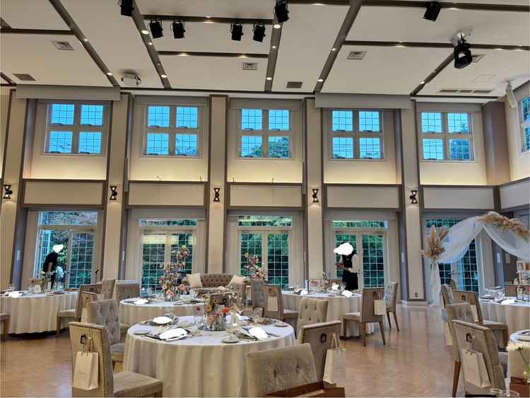 カーテンが開くと開放感が出て雰囲気が変わった