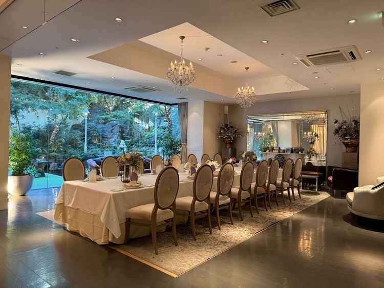 少人数用のセッティング。歓談メインの式を考えている方にぴったり。