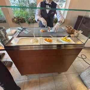 デザートビュッフェのプランにライブ演出のアイス作りがあり楽しそう