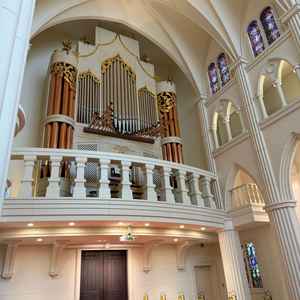 チャペルの後方にあるオルガン。存在感もあり厳格な雰囲気にとても合ってました。