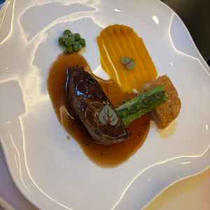 メイン料理の牛フィレ