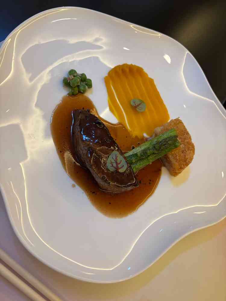 メイン料理の牛フィレ