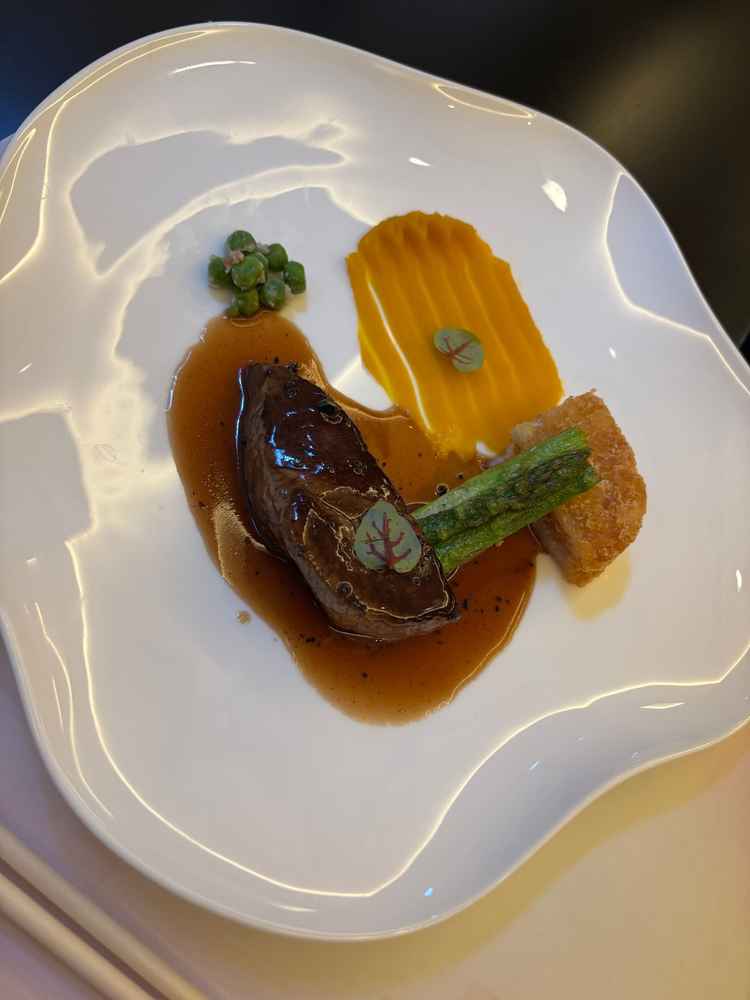 メイン料理の牛フィレ