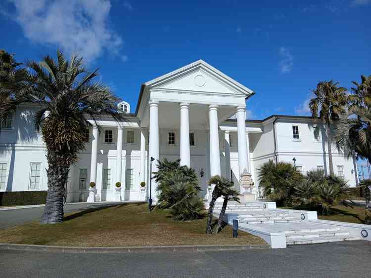 入り口からとても豪華でした。非日常感があり、ゲストにも喜んでいただけそうだなと思いました。