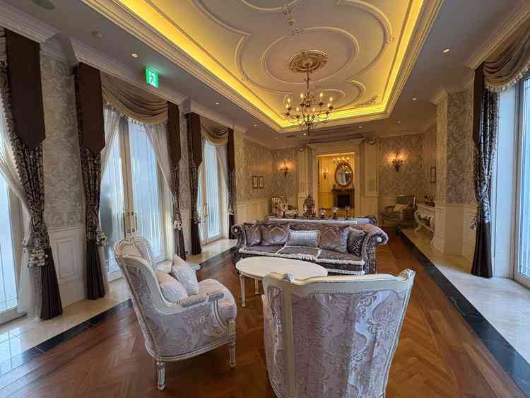 披露宴会場の前室。会場の雰囲気ともマッチしており色々な使い方ができるので良い。