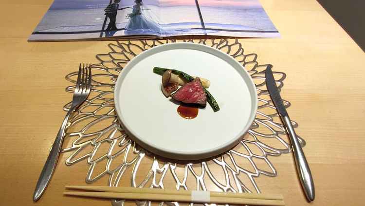 メイン料理の試食