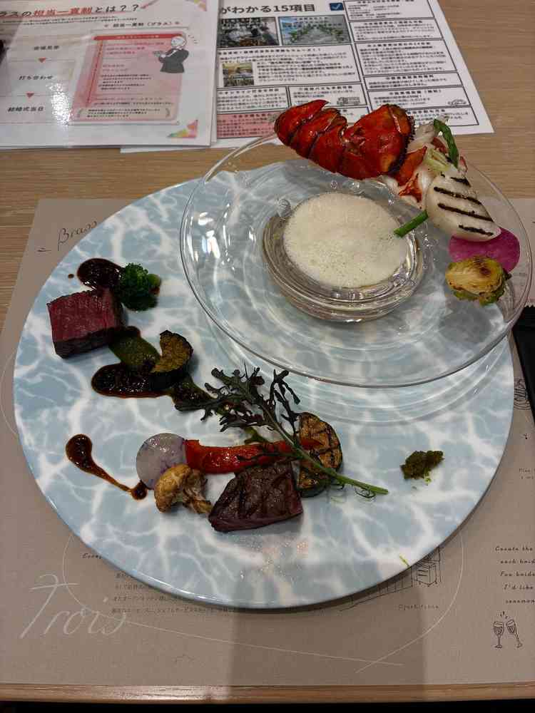 料理。スタンダードなものでも十分だと思った。とても美味しかった。