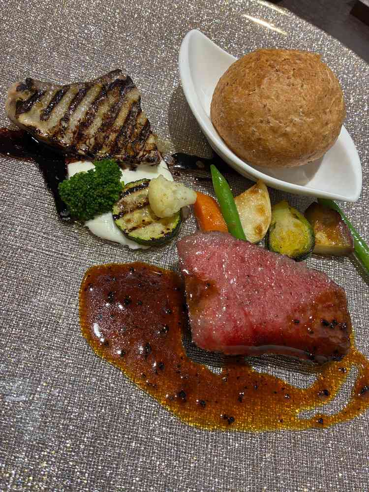 サーロインと旬のお魚を使った試食のワンプレート