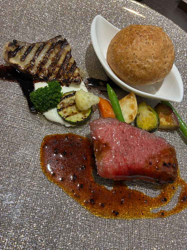 サーロインと旬のお魚を使った試食のワンプレート