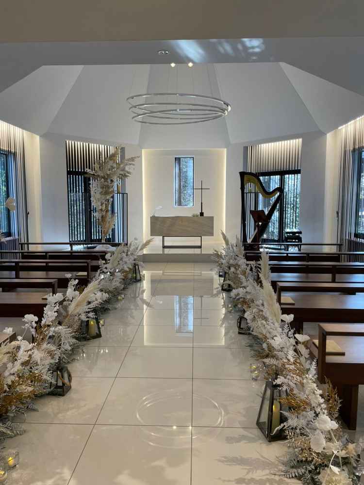 チャベルを体験。コンパクトではありますが、2人でチャベルに入ったのは初めてだったので感動しました。