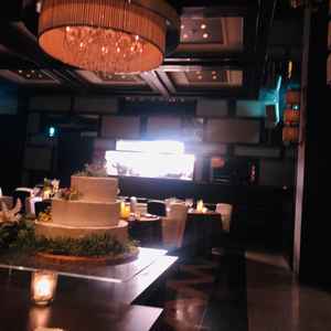 会場見学の際、スタッフの方々が祝福して下さいました。その温かいお心遣いに感動しました。