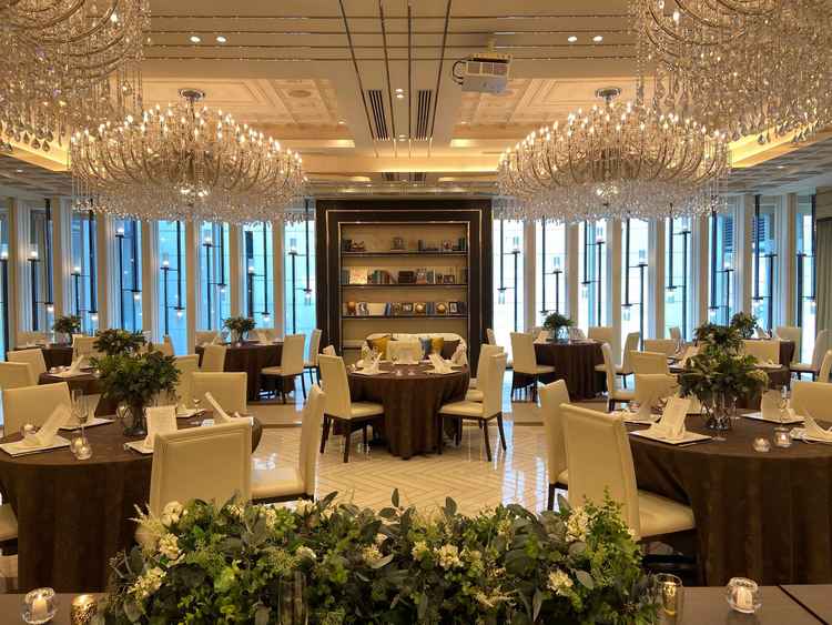 カーテンを開けるとまた印象が変わります