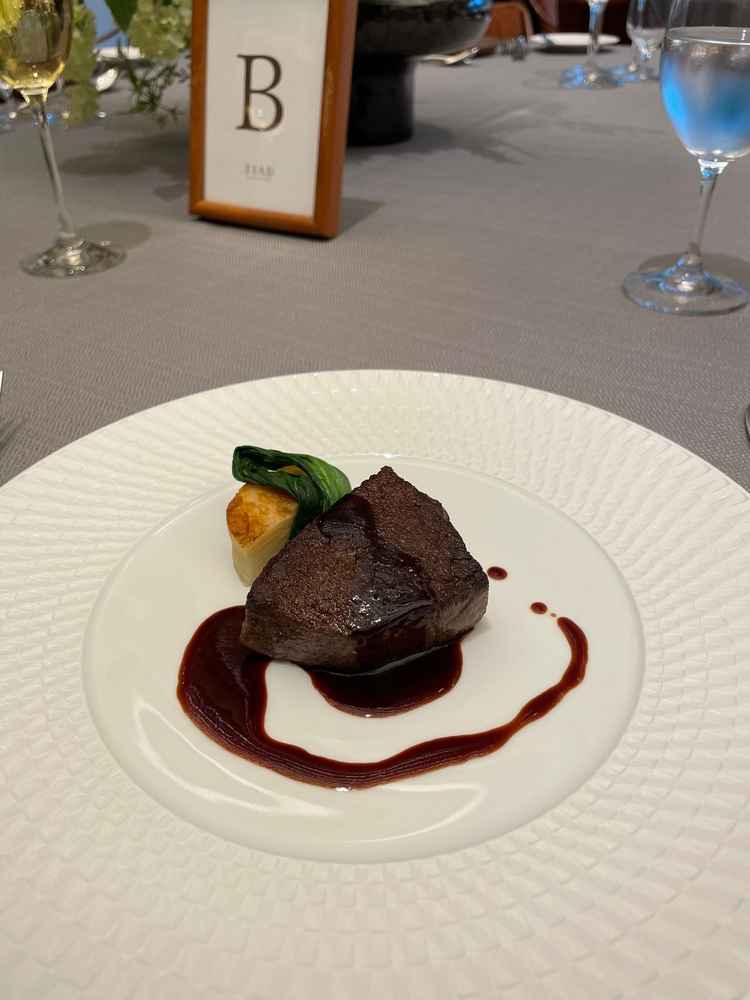 メインのお肉です。柔らかく食べやすいと感じました。