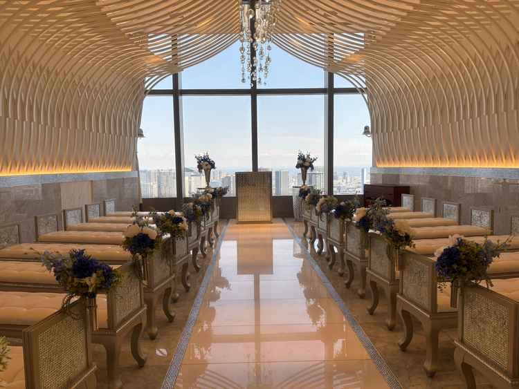 チャペルの様子。白を基調とした洗礼された空間だった。