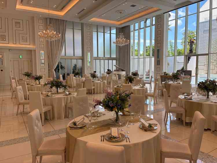 洗練された雰囲気の披露宴会場