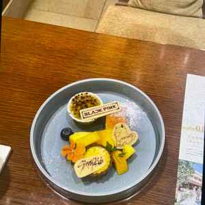 パッションフルーツのタルト、マンゴーやチーズケーキ