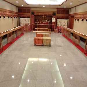ホテルの中にも、神前式会場があり、わざわざ、神社に行かなくてもよい。