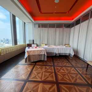 お受付の一枚。ここはお受付前はお着替え室としても利用可能とのこと。