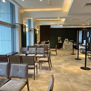 ゲスト控え室。広さ、椅子があり、ドリンクの提供もある。ここにフリースペース作ることが出来る。