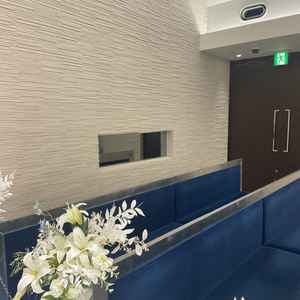 挙式会場にマジックミラーがあることで、新婦が入場する前の会場の様子が見られるのが良かった。