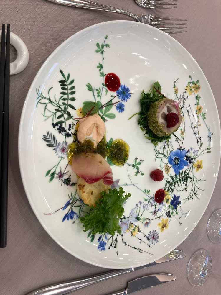 お料理の写真。１品目です。