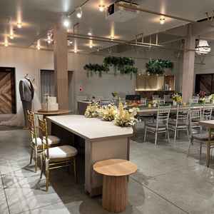 2つある披露宴会場のうち、別館のほうです。パーティーのような雰囲気で、アットホームな披露宴ができる