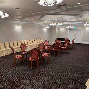 親族顔合わせの部屋です。とても広くて椅子もあり入りきらないことは無さそうで安心です。