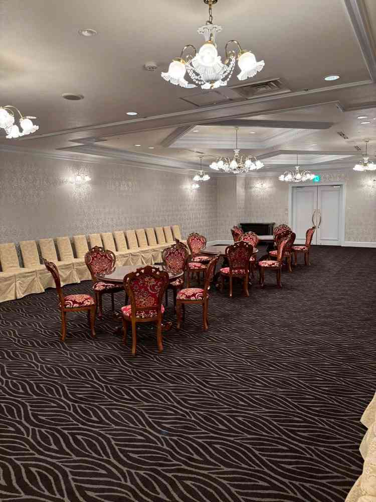 親族顔合わせの部屋です。とても広くて椅子もあり入りきらないことは無さそうで安心です。