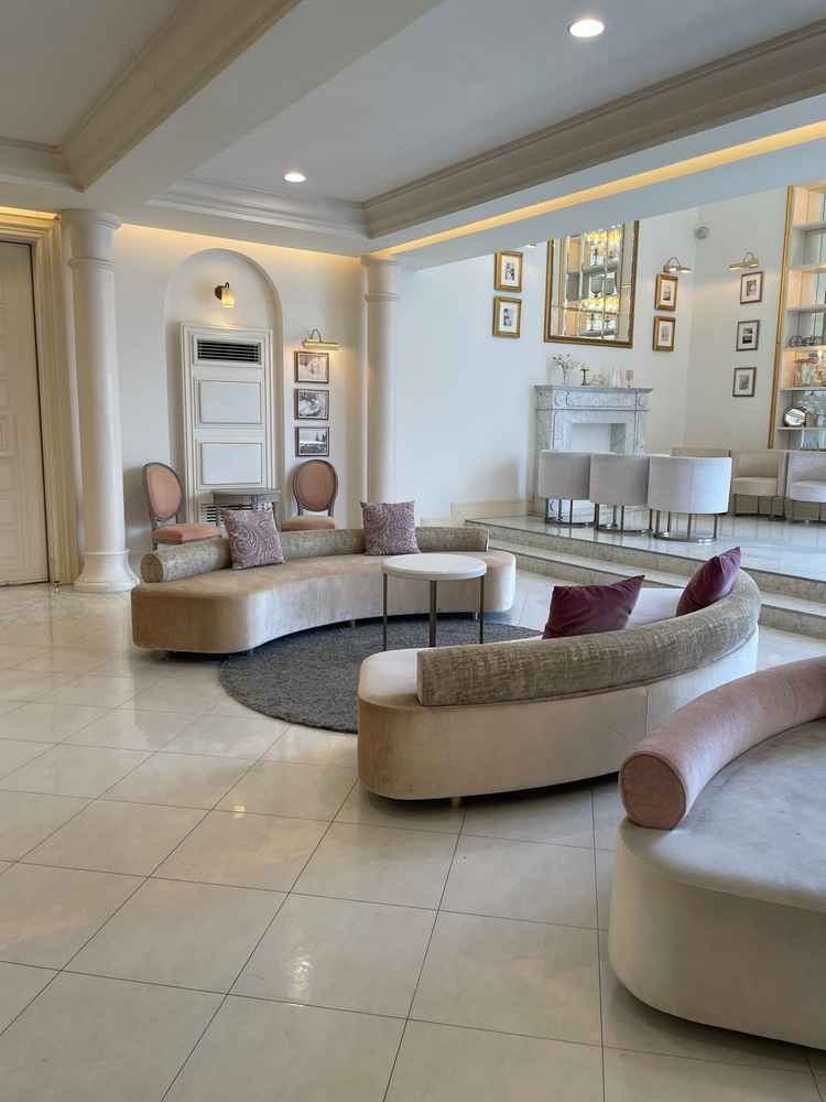 会場ホワイトハウスの受付、装飾をあまりしなくても元々可愛い