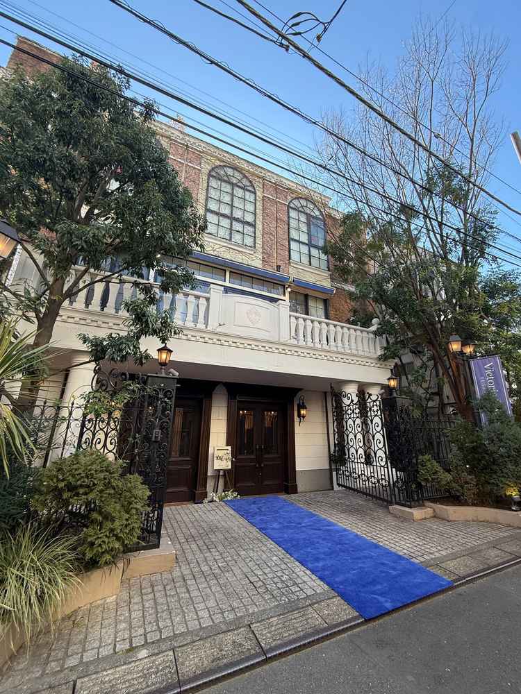 とても広々としている正面玄関で都心にあるとは思えない佇まいでした。