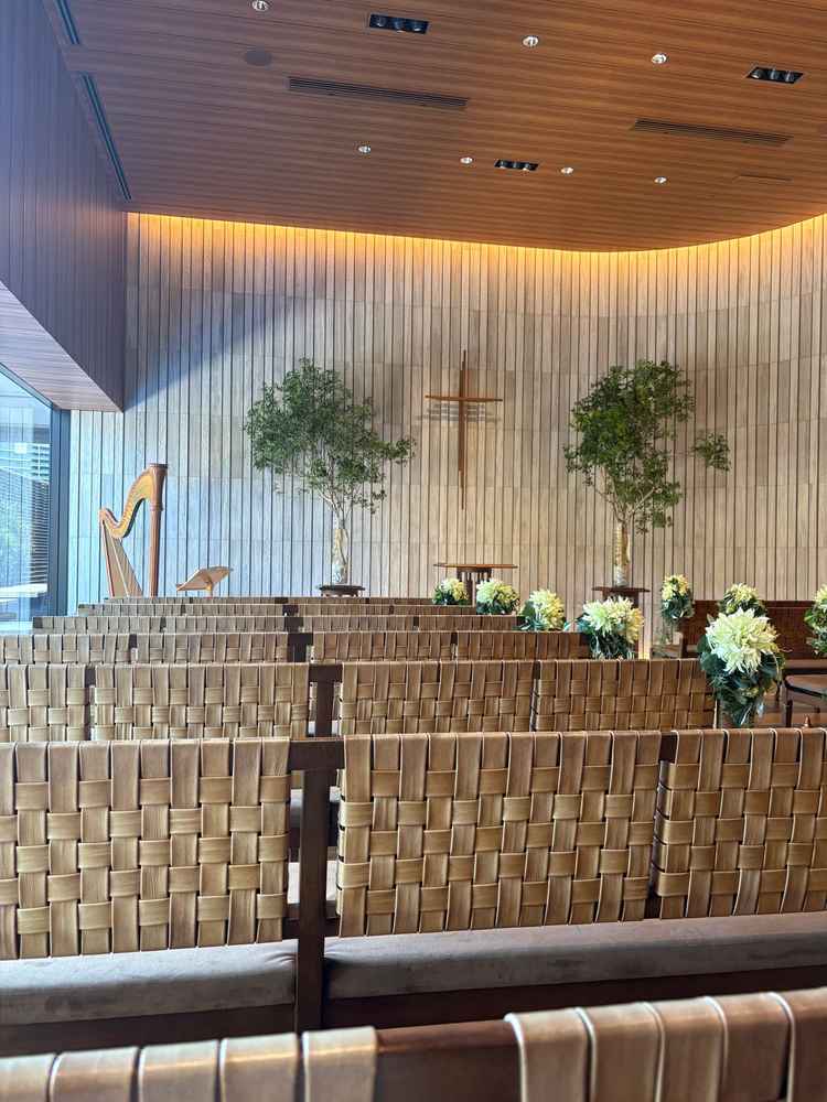 チャペル。造花ですがそんな気にならない程度の綺麗さでした