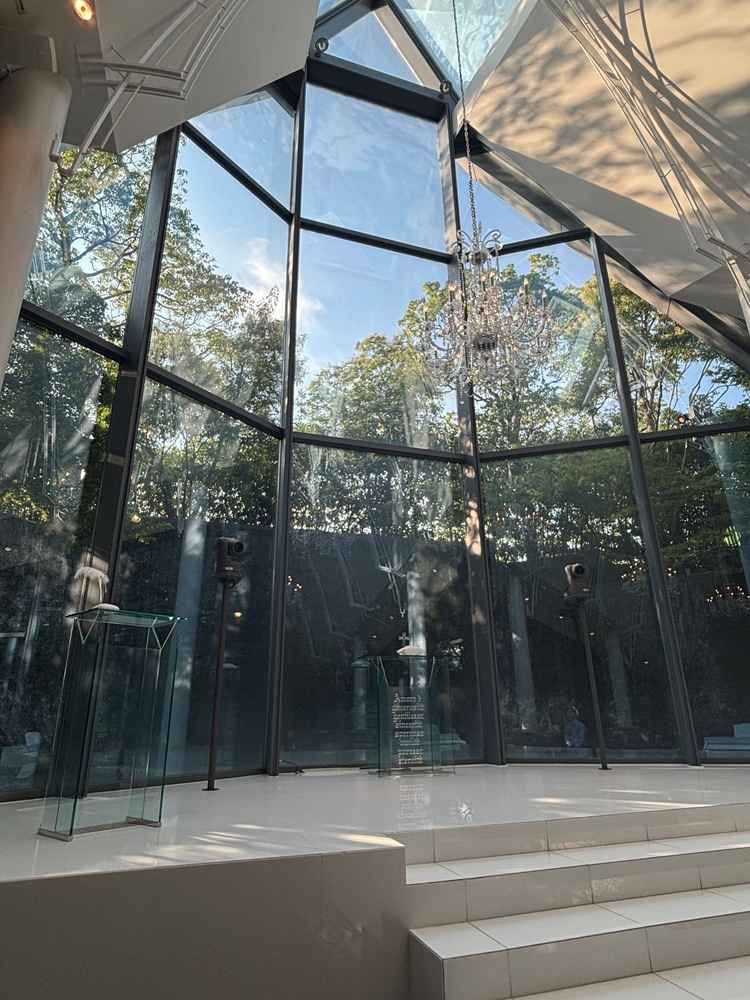 挙式会場の祭壇