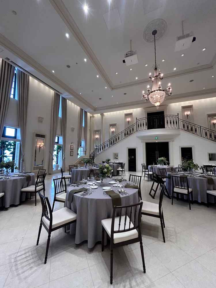 ゲストが過ごす披露宴席。